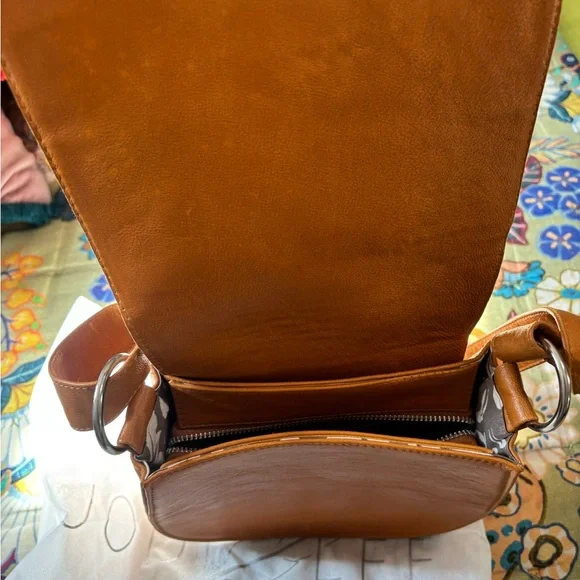 JODI LEE Charm Hummingbird Rose Bag Antique Tan - Picture 4 of 6